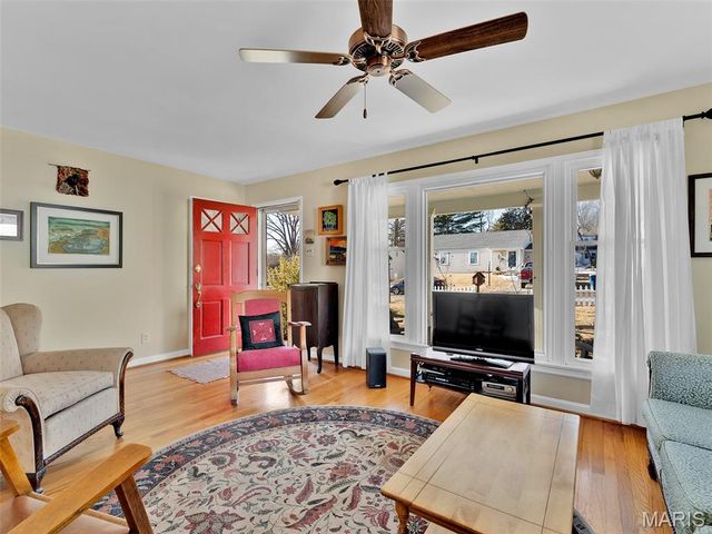 6931 Greenholly Drive, Affton, MO 63123