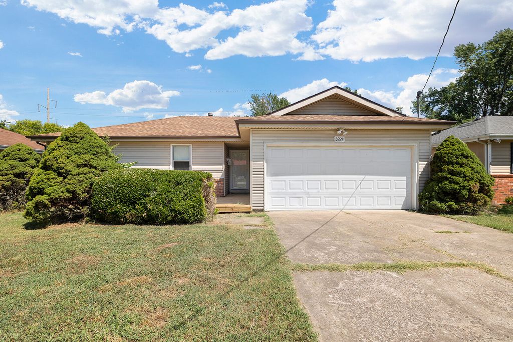3921 West Young Street, Springfield, MO 65803