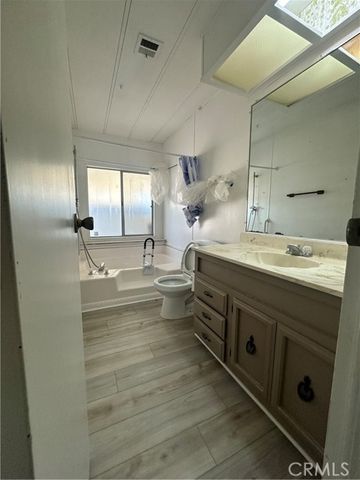 881 N Lake 301, Hemet, CA 92544