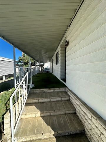 881 N Lake 301, Hemet, CA 92544