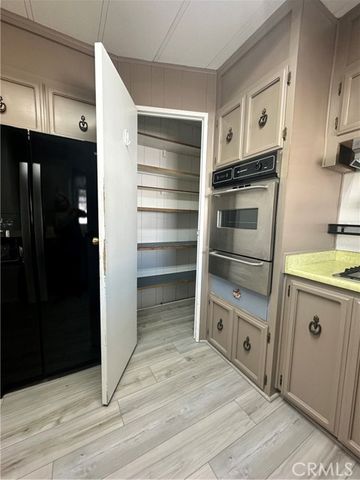 881 N Lake 301, Hemet, CA 92544