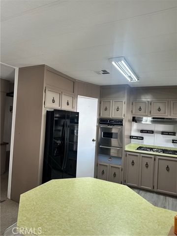 881 N Lake 301, Hemet, CA 92544