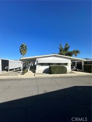881 N Lake 301, Hemet, CA 92544