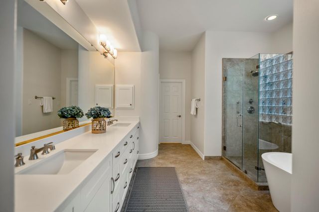 863 Plainwood Drive, Houston, TX 77079