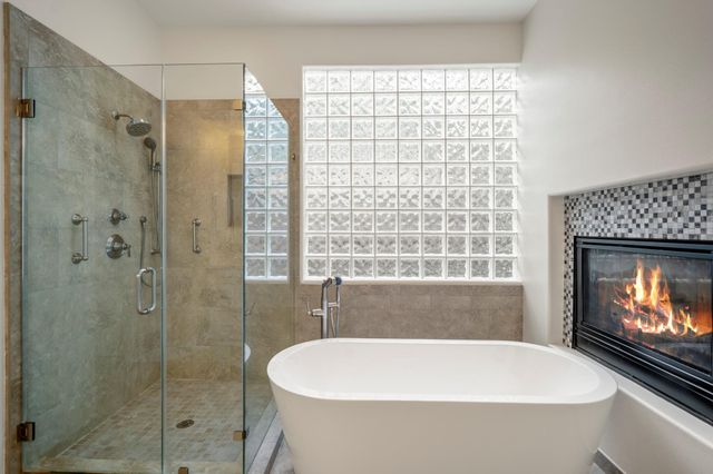 863 Plainwood Drive, Houston, TX 77079