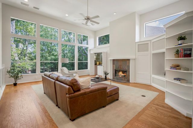 863 Plainwood Drive, Houston, TX 77079