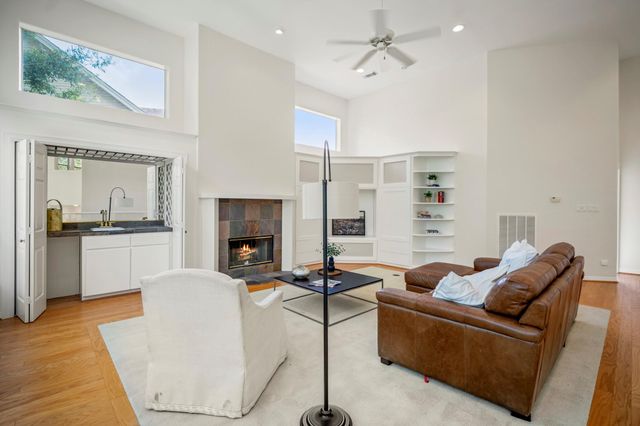 863 Plainwood Drive, Houston, TX 77079