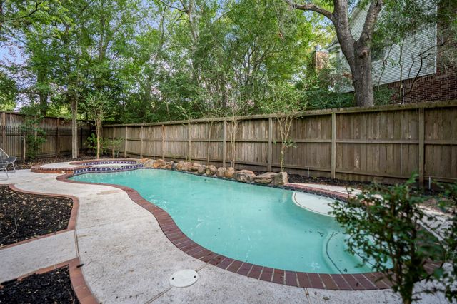863 Plainwood Drive, Houston, TX 77079