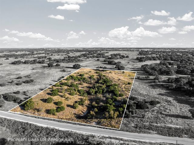 205 Yellowstone Drive, Oglesby, TX 76561