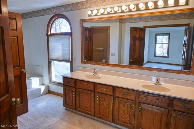 235 Bridgewater Circle, Hudson, OH 44236