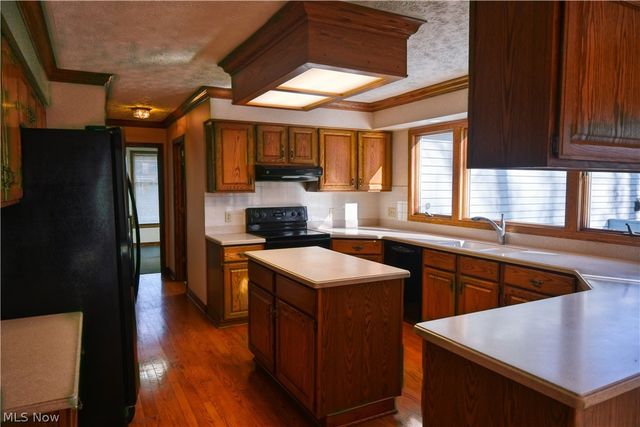 235 Bridgewater Circle, Hudson, OH 44236