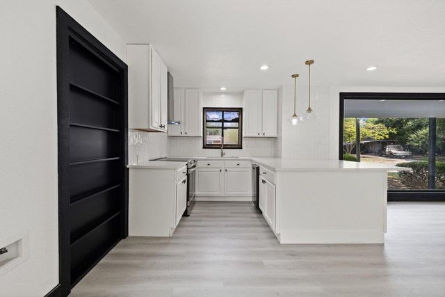 606 Barbara DR, San Marcos, TX 78666