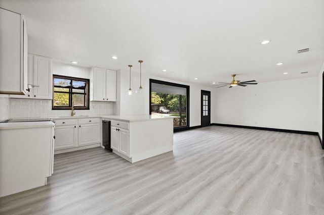606 Barbara DR, San Marcos, TX 78666