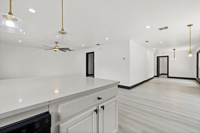 606 Barbara DR, San Marcos, TX 78666