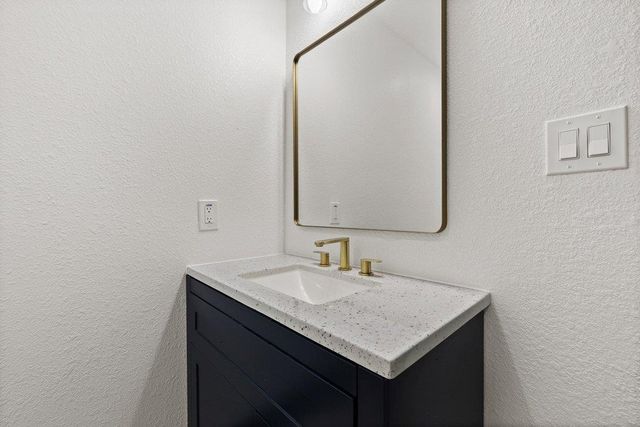 606 Barbara DR, San Marcos, TX 78666
