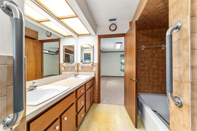 2285 W HIGHWAY 318, Citra, FL 32113