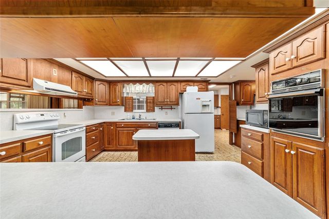 2285 W HIGHWAY 318, Citra, FL 32113