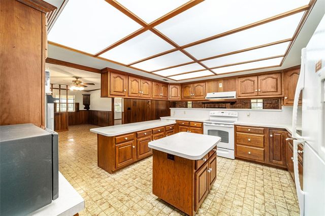 2285 W HIGHWAY 318, Citra, FL 32113