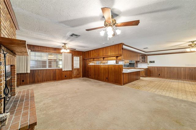 2285 W HIGHWAY 318, Citra, FL 32113