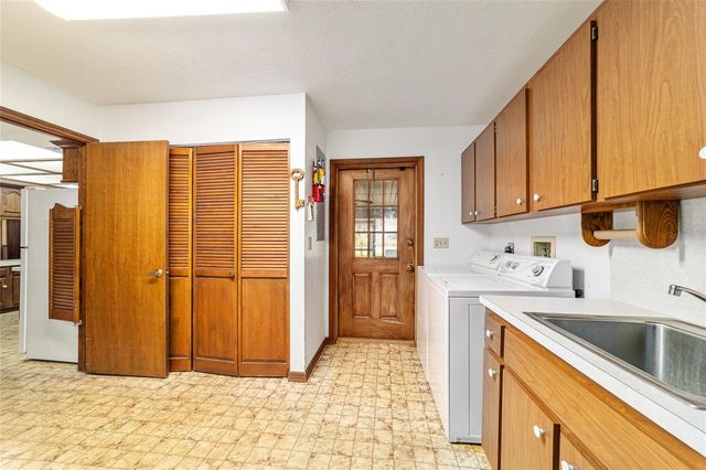 2285 W HIGHWAY 318, Citra, FL 32113