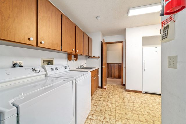 2285 W HIGHWAY 318, Citra, FL 32113