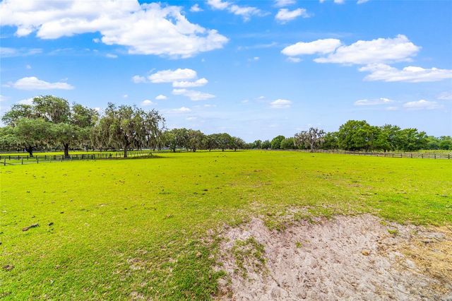 2285 W HIGHWAY 318, Citra, FL 32113