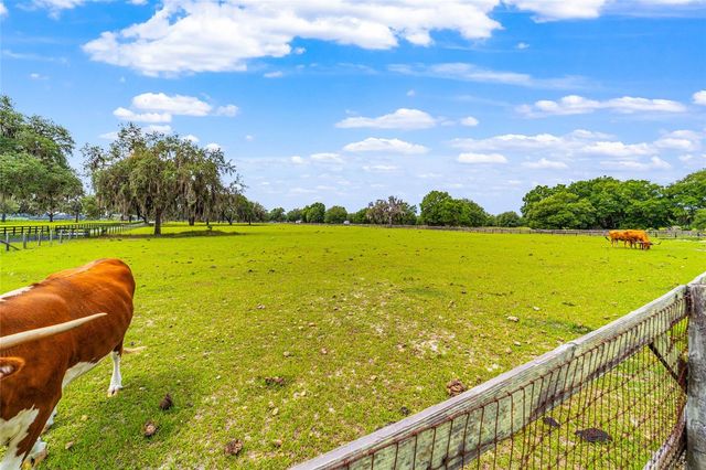 2285 W HIGHWAY 318, Citra, FL 32113