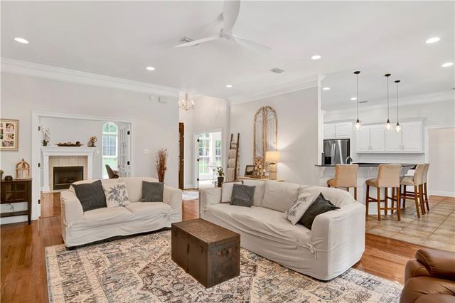 4000 Lakefront Drive W, Mobile, AL 36695