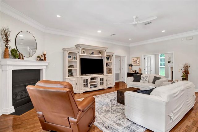 4000 Lakefront Drive W, Mobile, AL 36695