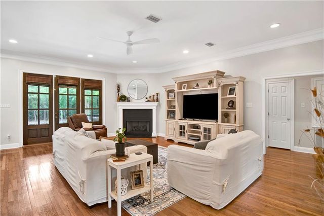 4000 Lakefront Drive W, Mobile, AL 36695