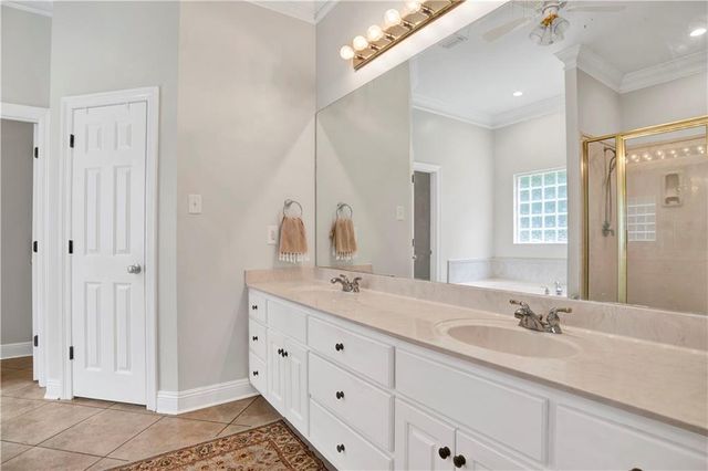 4000 Lakefront Drive W, Mobile, AL 36695