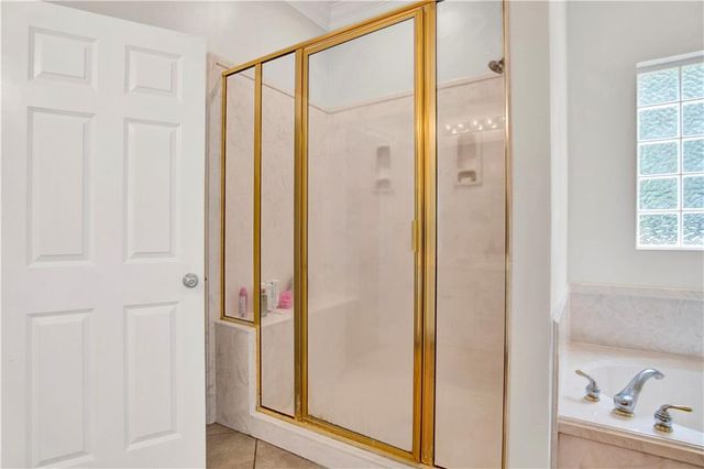 4000 Lakefront Drive W, Mobile, AL 36695