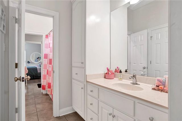 4000 Lakefront Drive W, Mobile, AL 36695
