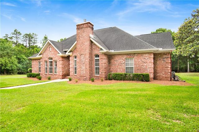 4000 Lakefront Drive W, Mobile, AL 36695