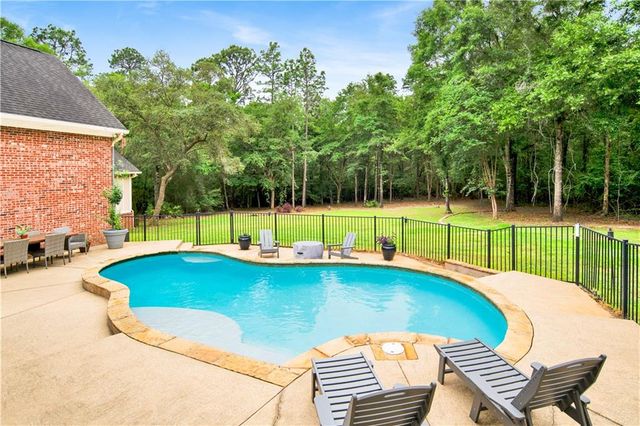 4000 Lakefront Drive W, Mobile, AL 36695