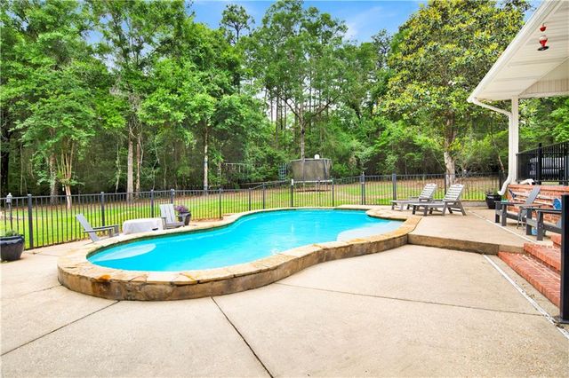 4000 Lakefront Drive W, Mobile, AL 36695