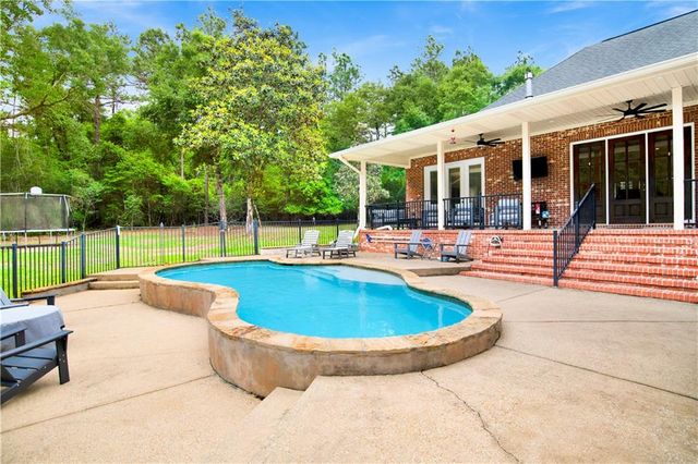 4000 Lakefront Drive W, Mobile, AL 36695