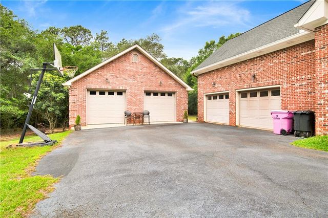 4000 Lakefront Drive W, Mobile, AL 36695