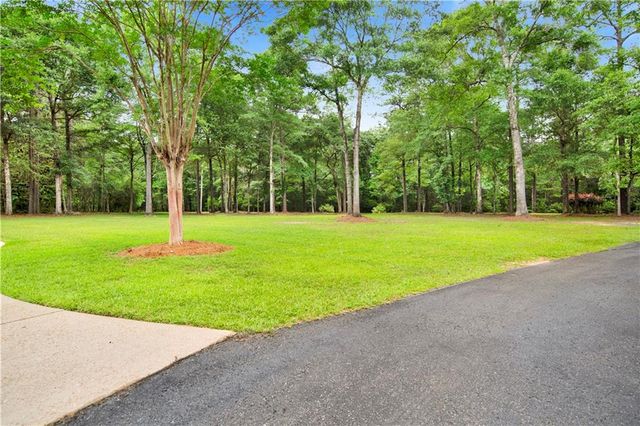 4000 Lakefront Drive W, Mobile, AL 36695