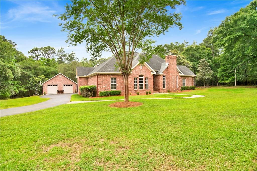 4000 Lakefront Drive W, Mobile, AL 36695