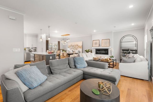 73-79 Auburn St 75, Newton, MA 02466