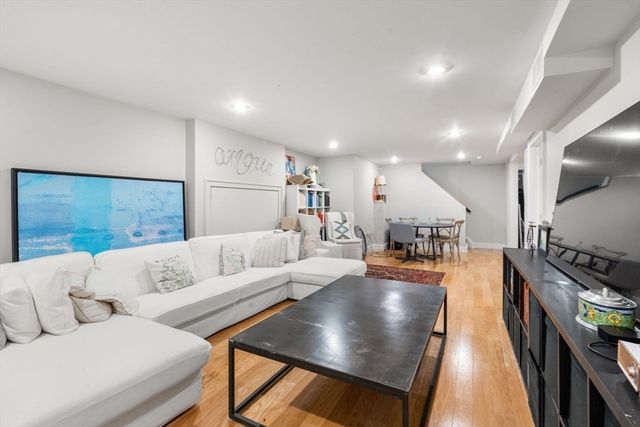 73-79 Auburn St 75, Newton, MA 02466