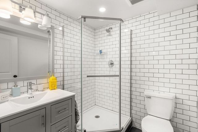 73-79 Auburn St 75, Newton, MA 02466