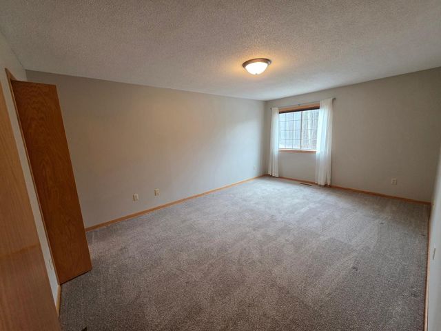 1795 Donegal Drive 3, Woodbury, MN 55125