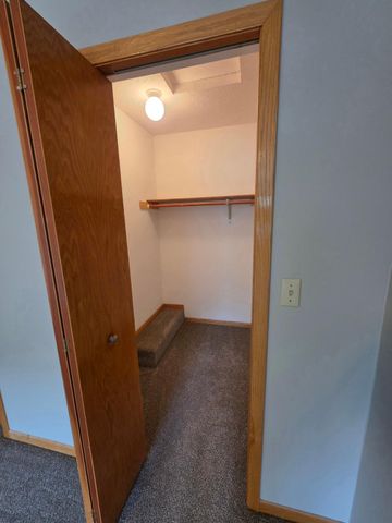 1795 Donegal Drive 3, Woodbury, MN 55125