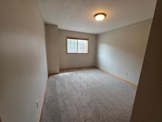 1795 Donegal Drive 3, Woodbury, MN 55125