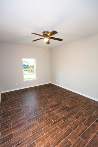 507 E Foley Street, Alvin, TX 77511