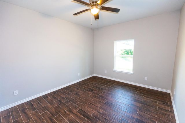507 E Foley Street, Alvin, TX 77511