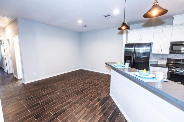 507 E Foley Street, Alvin, TX 77511