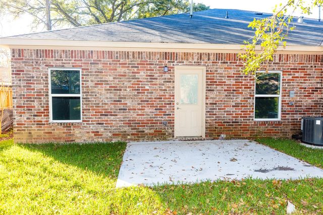 507 E Foley Street, Alvin, TX 77511
